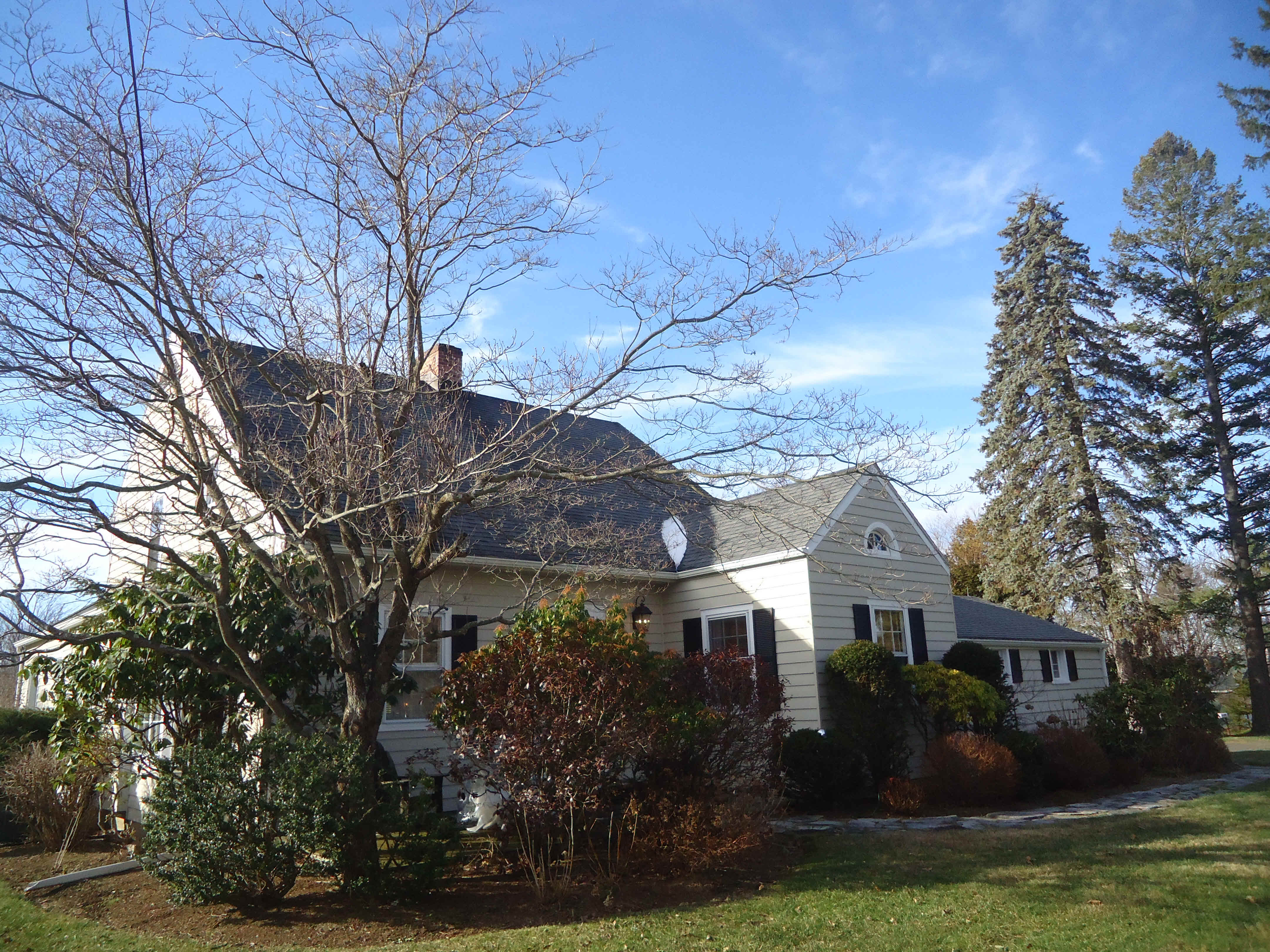 Building photograph for 6 SARAH SANFORD RD WEST